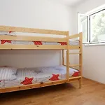 Apartment With Parking Space Trstenik, Peljesac - 10109 *